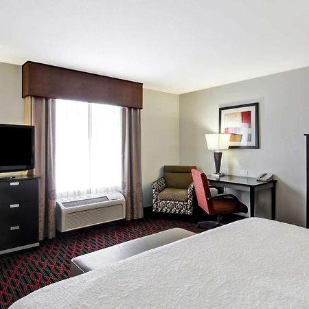 Hampton Inn&Suites Red Deer Penhold Buitenkant foto