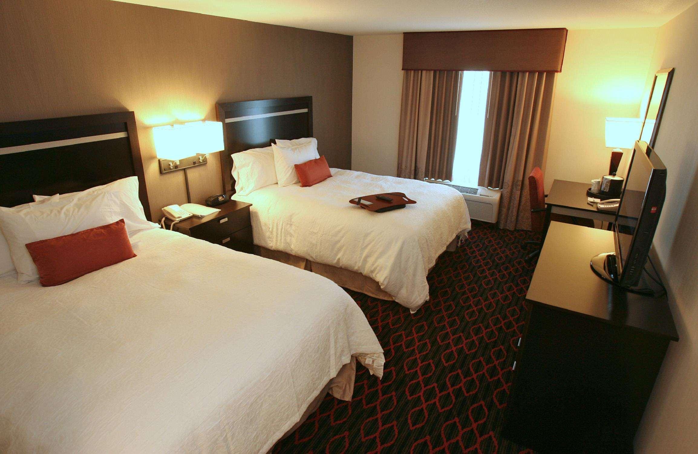 Hampton Inn&Suites Red Deer Penhold Kamer foto