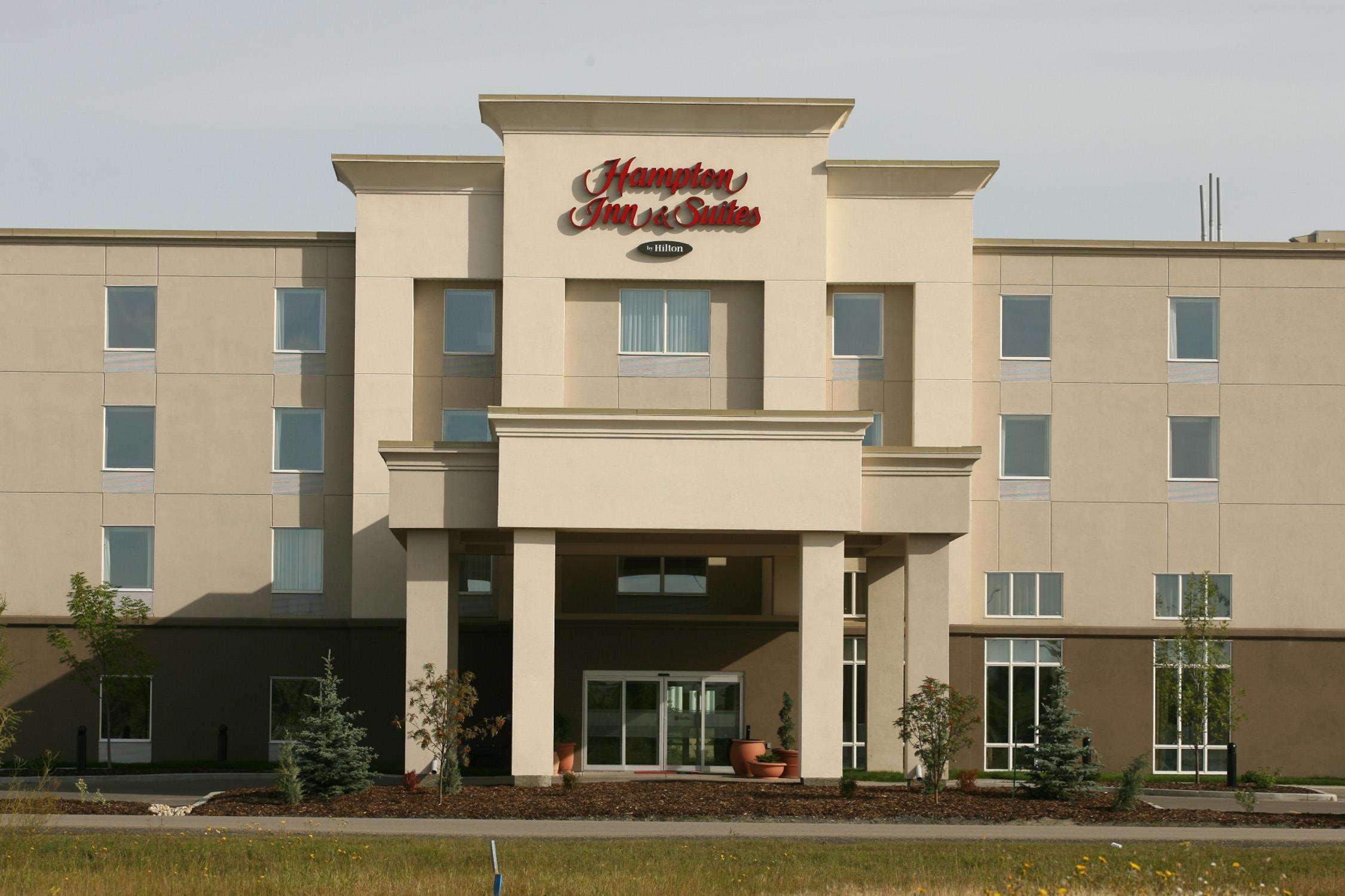 Hampton Inn&Suites Red Deer Penhold Buitenkant foto