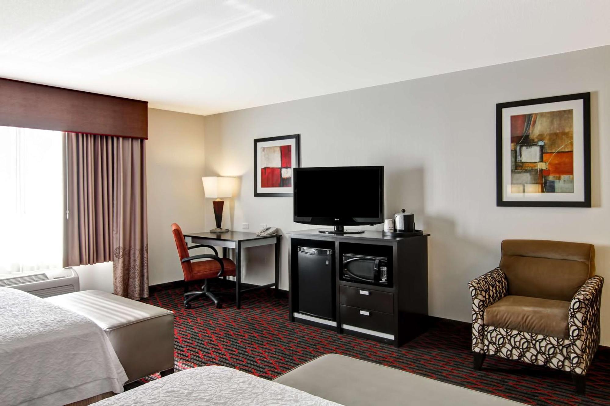 Hampton Inn&Suites Red Deer Penhold Buitenkant foto