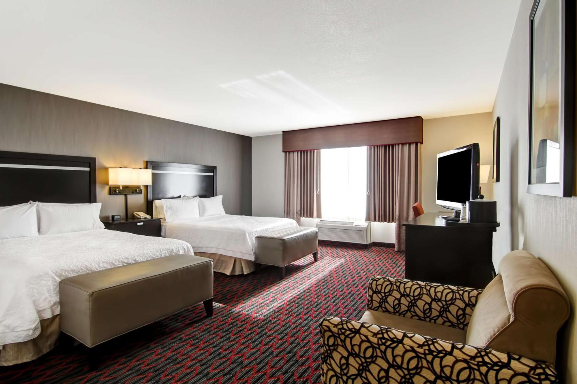 Hampton Inn&Suites Red Deer Penhold Buitenkant foto