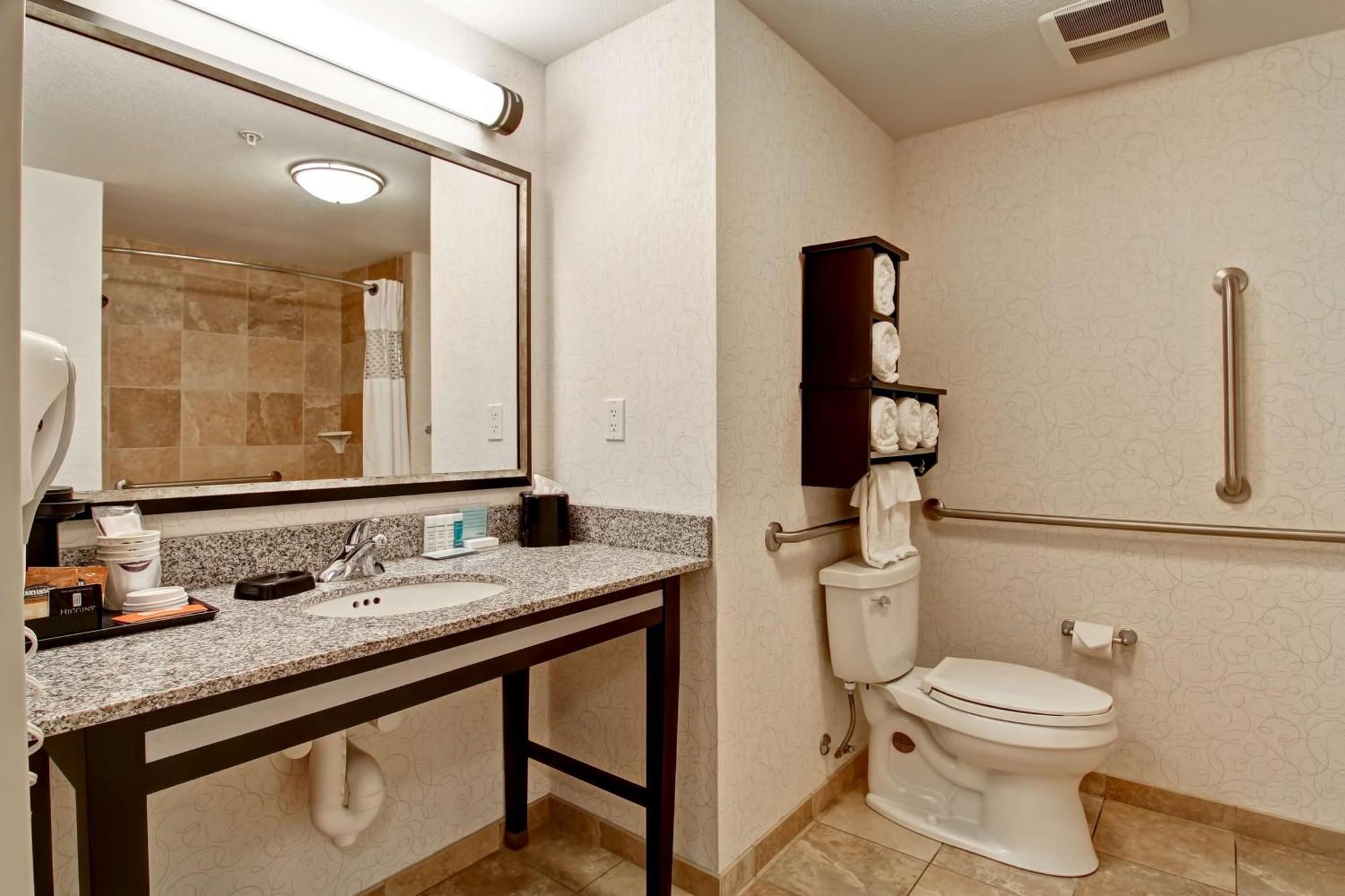 Hampton Inn&Suites Red Deer Penhold Buitenkant foto