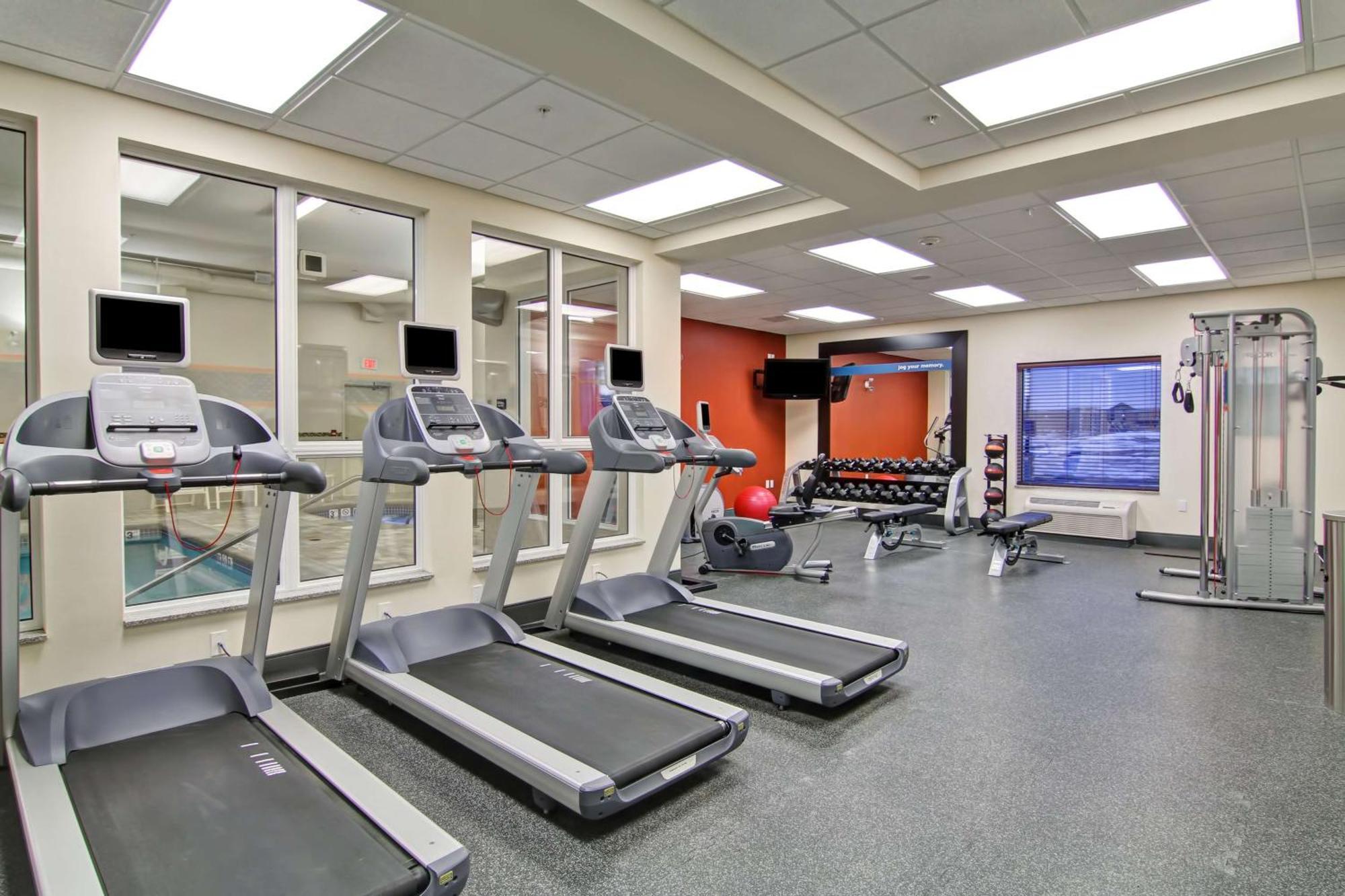 Hampton Inn&Suites Red Deer Penhold Buitenkant foto