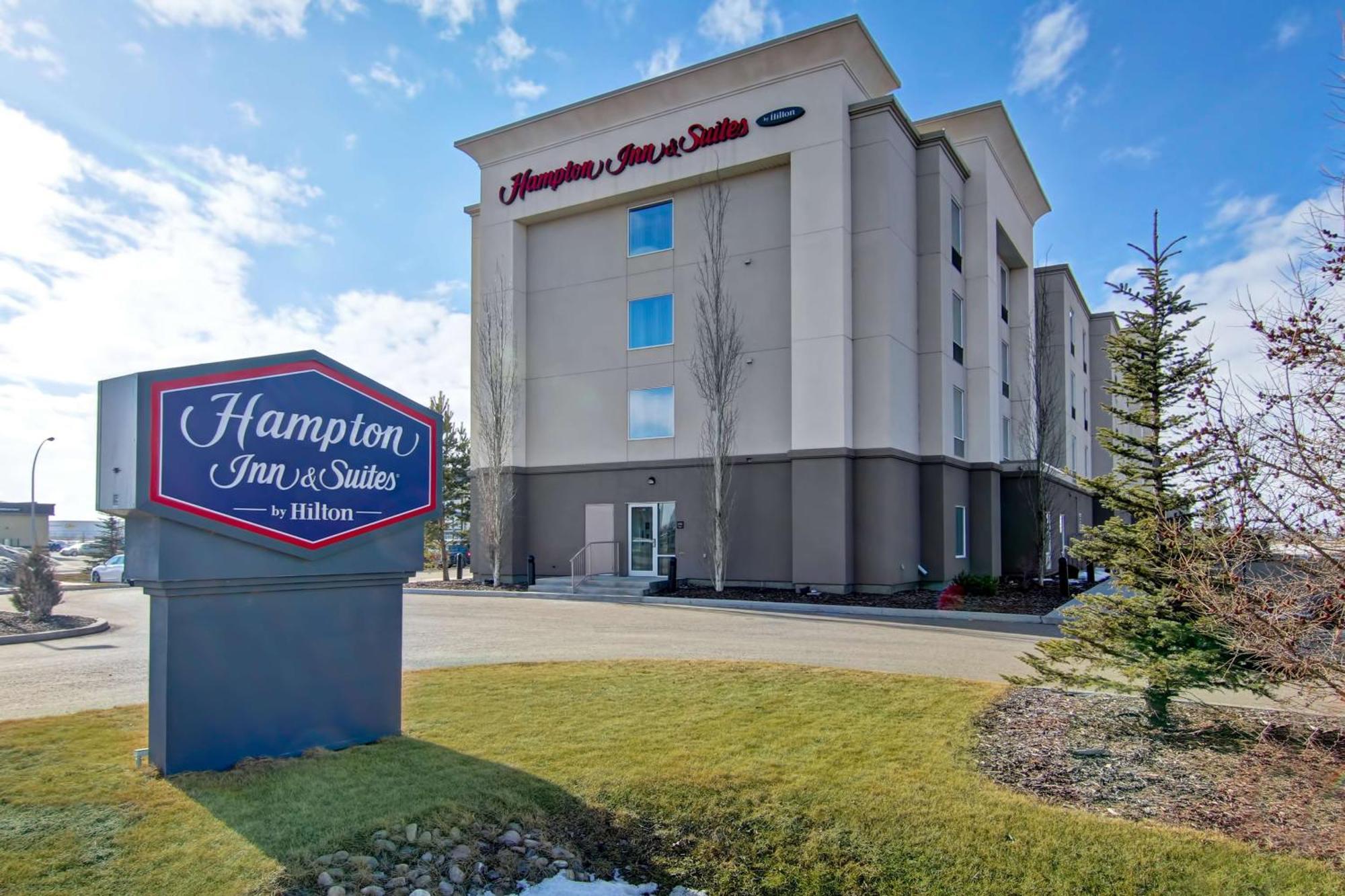 Hampton Inn&Suites Red Deer Penhold Buitenkant foto